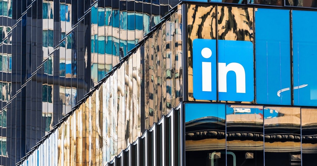 LinkedIn’s Exit From China Cuts Another East-West Bridge